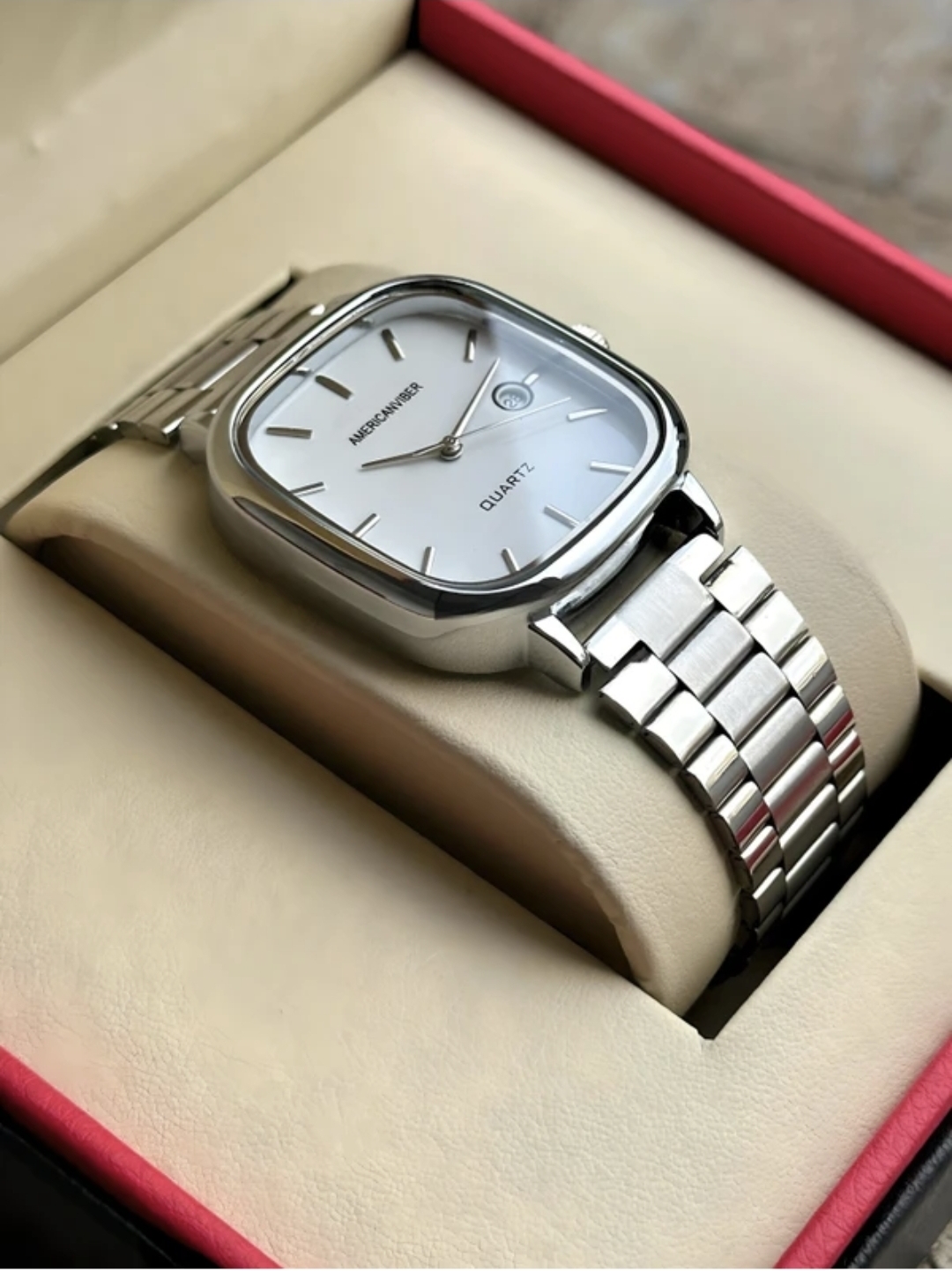  UNISEX Date Function Premium Quality Analog Watch  - For Men and women